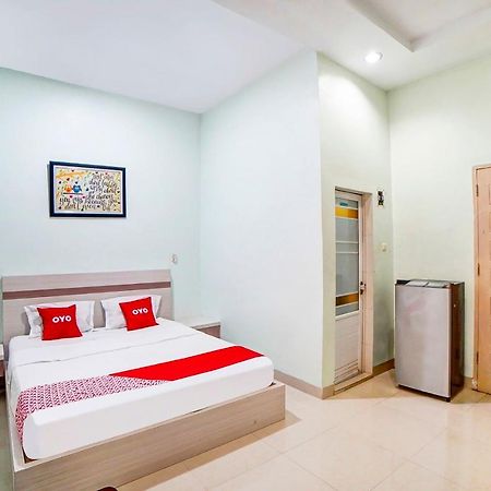 Oyo 91170 Ayahanda Residence Medan Extérieur photo